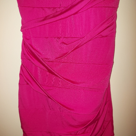 Le Chateau Pink Stretchy Dress - Picture 3 of 7